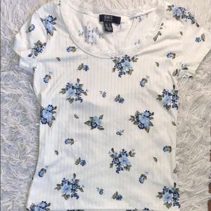 Fitted floral shirt- size small- $15